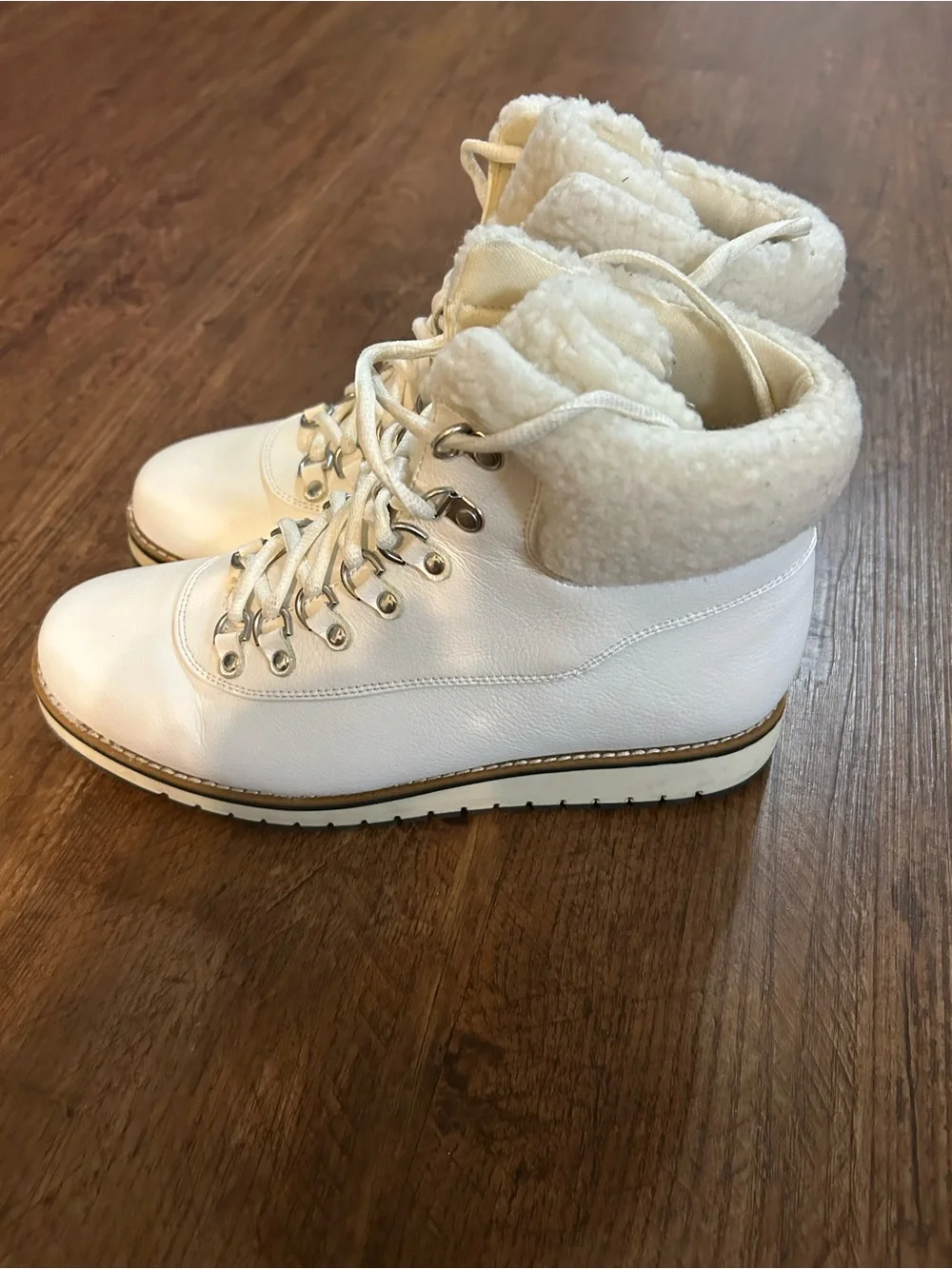 White Mountain cozy white